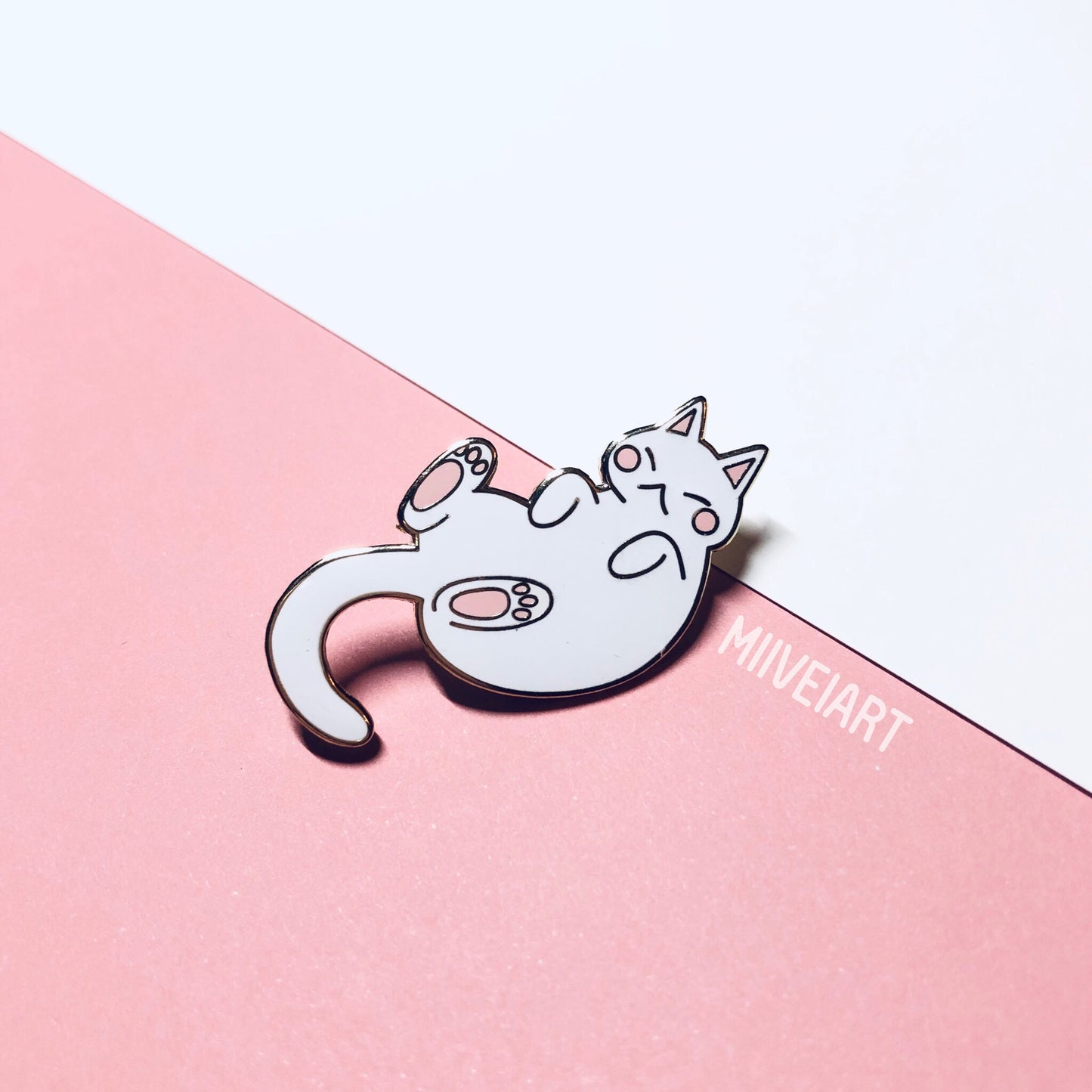 Kitty Enamel Pin 1.4"
