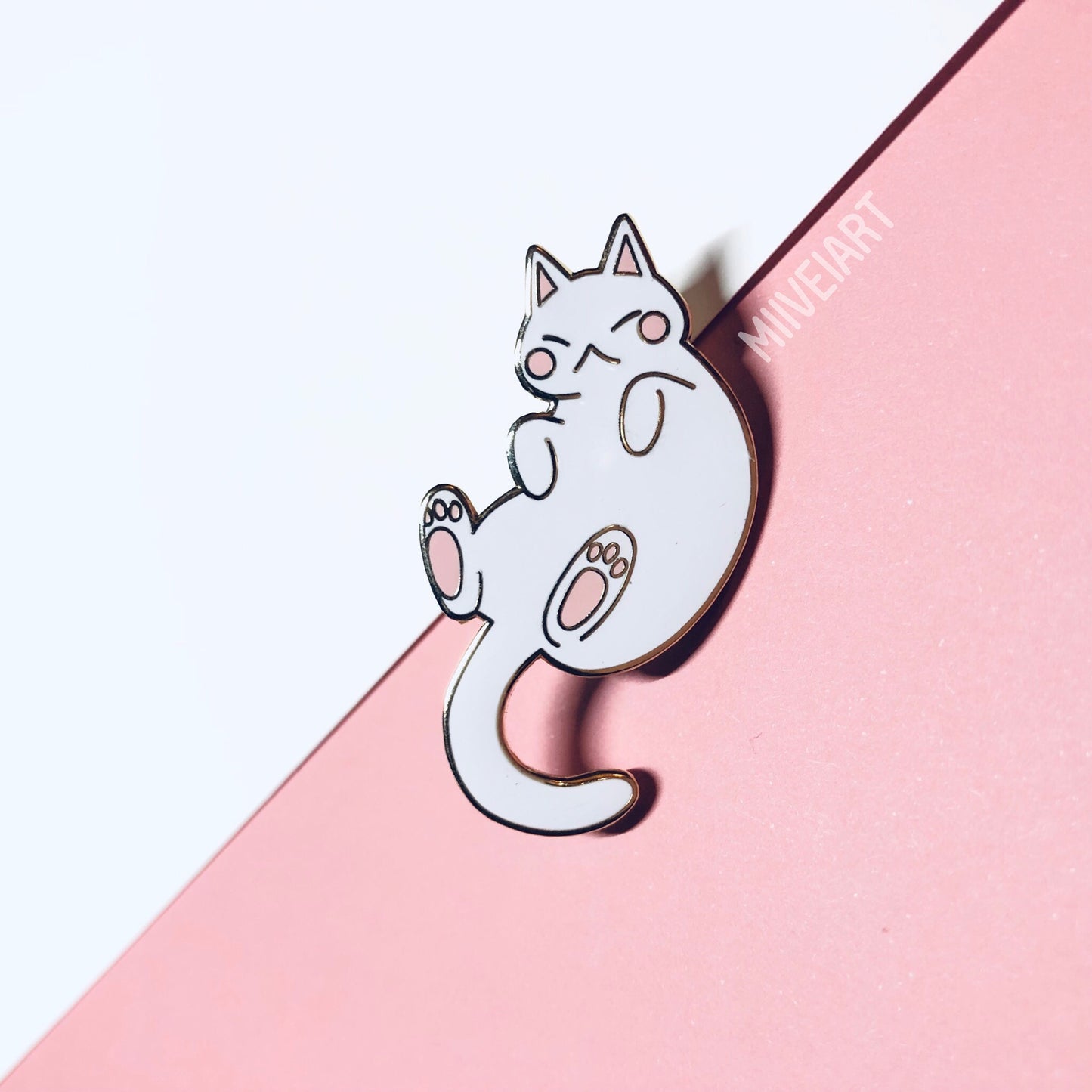 Kitty Enamel Pin 1.4"