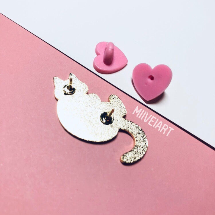 Kitty Enamel Pin 1.4"